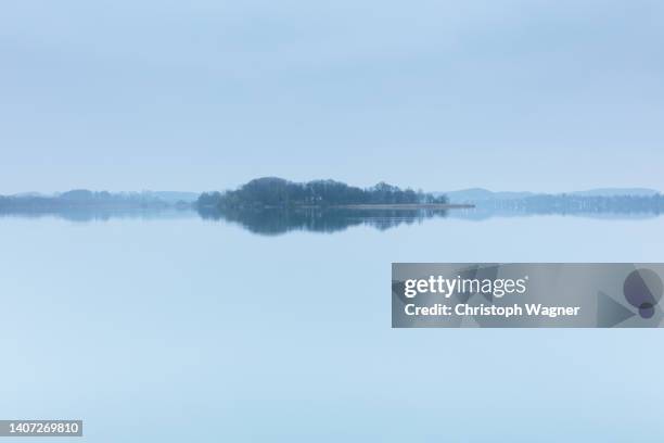 nebel und see - tirol nebel stock pictures, royalty-free photos & images