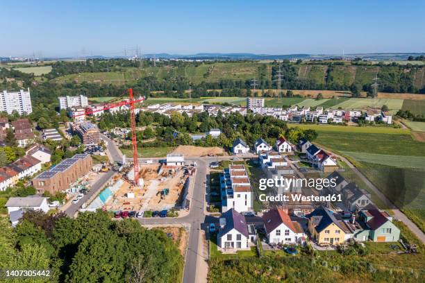 germany, baden-wurttemberg, ludwigsburg, aerial view of construction site in middle of modern suburb - ludwigsburgo foto e immagini stock