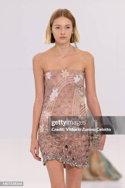 Model walks the runway during the Fendi Couture Haute Couture Fall Winter 2022 2023 show as part of Paris Fashion Week on July 07, 2022 in Paris,...