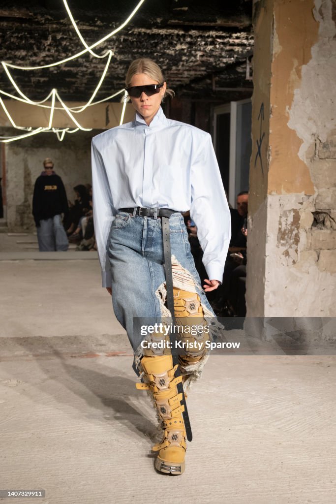 Vetements : Runway - Paris Fashion Week - Haute Couture Fall Winter 2022 2023