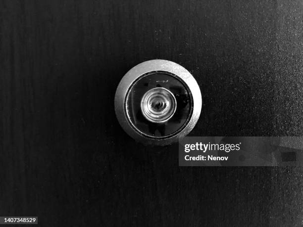 image of peephole - durch loch schauen stock-fotos und bilder