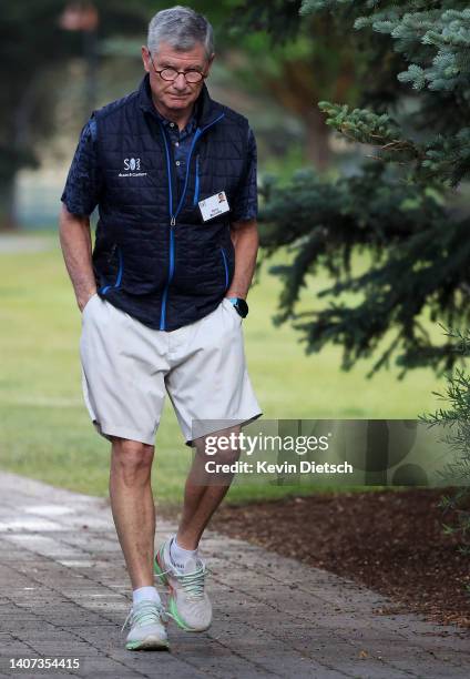 Barry McCarthy, CEO of Peloton Interactive Inc., walks to a morning session during the Allen & Company Sun Valley Conference on July 07, 2022 in Sun...