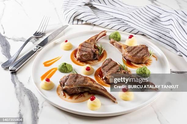 fine dining lamb chops - lamb chop stock pictures, royalty-free photos & images