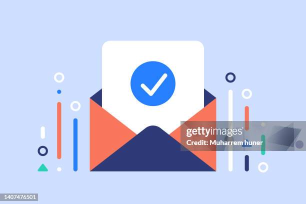ilustraciones, imágenes clip art, dibujos animados e iconos de stock de ilustración de correo electrónico vectorial aprobada. - enviar mensaje de ordenador