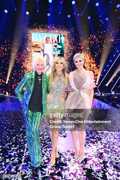 Ellen von Unwerth, Heidi Klum poses with winner Lou-Anne during the "Germany's Next Top Model" 2022 finals at ISS Dome on May 26, 2022 in...