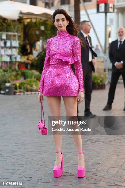 Anne Hathaway is seen arriving at the Valentino Haute Couture Fall/Winter 22/23 fashion show on July 08, 2022 in Rome, Italy.