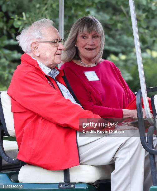 Warren Buffett, CEO of Berkshire Hathaway, rides to a morning session during the Allen & Company Sun Valley Conference on July 08, 2022 in Sun...