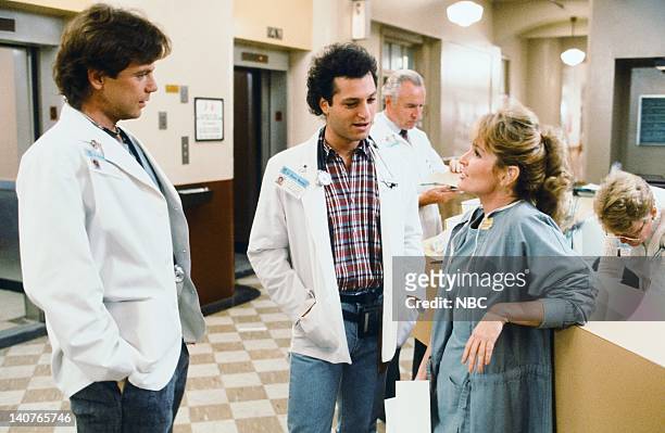 Women Unchained" Episode 20 -- Pictured: Bruce Greenwood as Dr. Seth Griffin, Howie Mandel as Dr. Wayne Fiscus, Sagan Lewis as Dr. Jacqueline Wade --...