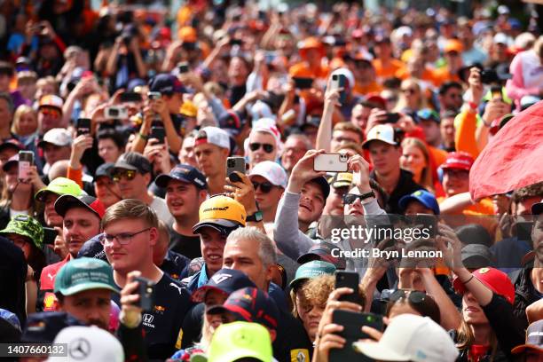 Formula One Racers Huddle Formula 1 Crowd Photos and Premium High Res Pictures - Getty Images