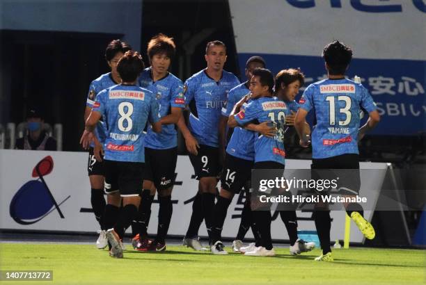 Leandro Damiao of Kawasaki Frontale celebrates scoring his team's first goal during the J.LEAGUE Meiji Yasuda J1 21st Sec. Match between Kawasaki...