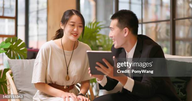 lawyer consultation with customer - lawyer explaining stock pictures, royalty-free photos & images