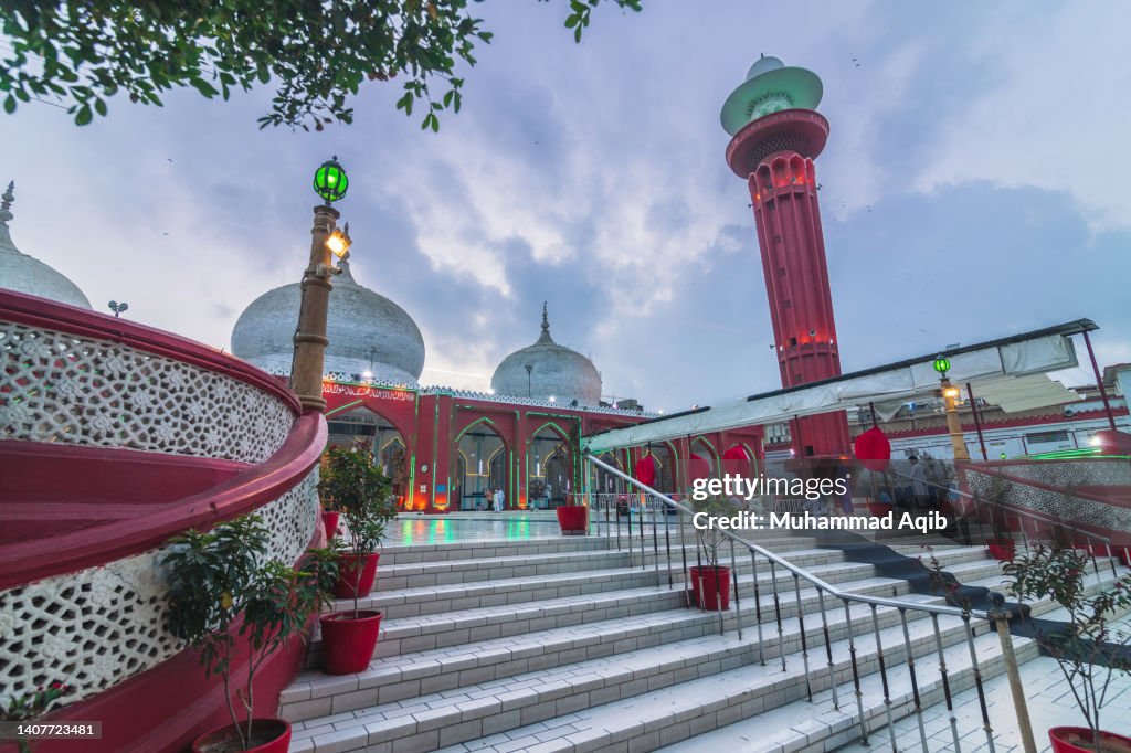 Famous Landmarks of Karachi, New Memom Mosque