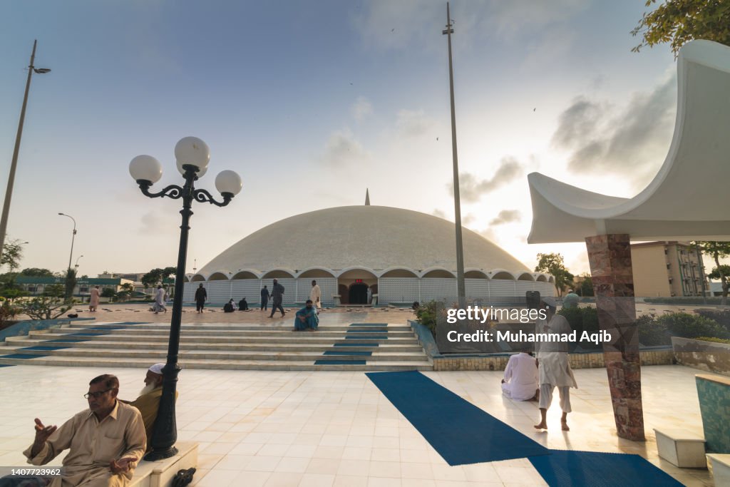 Famous Landmarks of Karachi, Masjid Tooba in DHA Karachi