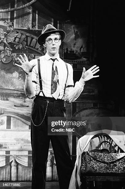 Episode 3 -- Pictured: Harry Anderson during a guest performance October 9, 1982 -- Photo by: Fred Hermansky/NBC/NBCU Photo Bank