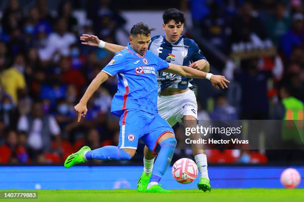 Angel Romero of Cruz Azul fights for the ball with Kevin Alvarez of Pachuca during the 2nd round match between Cruz Azul and Pachuca as part of the...