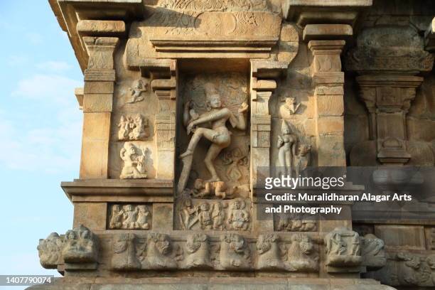 dancing statues in south indian temples - indian temples stock-fotos und bilder