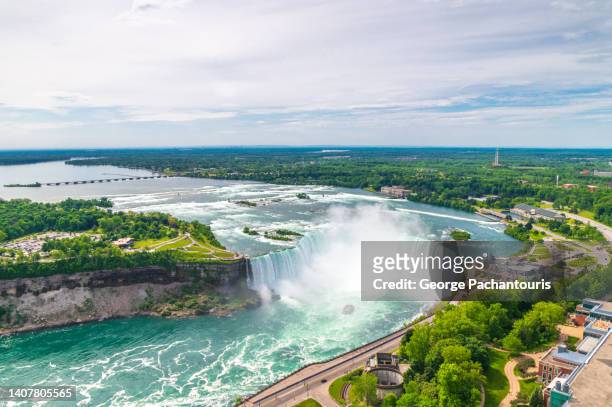 high angle view of horseshoe waterfall, in the niagara falls - niagara falls aerial stock pictures, royalty-free photos & images