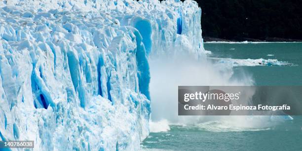 perito moreno glacier - gletsjer stockfoto's en -beelden