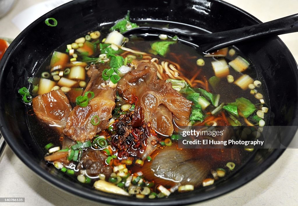 Roasted beef noodles