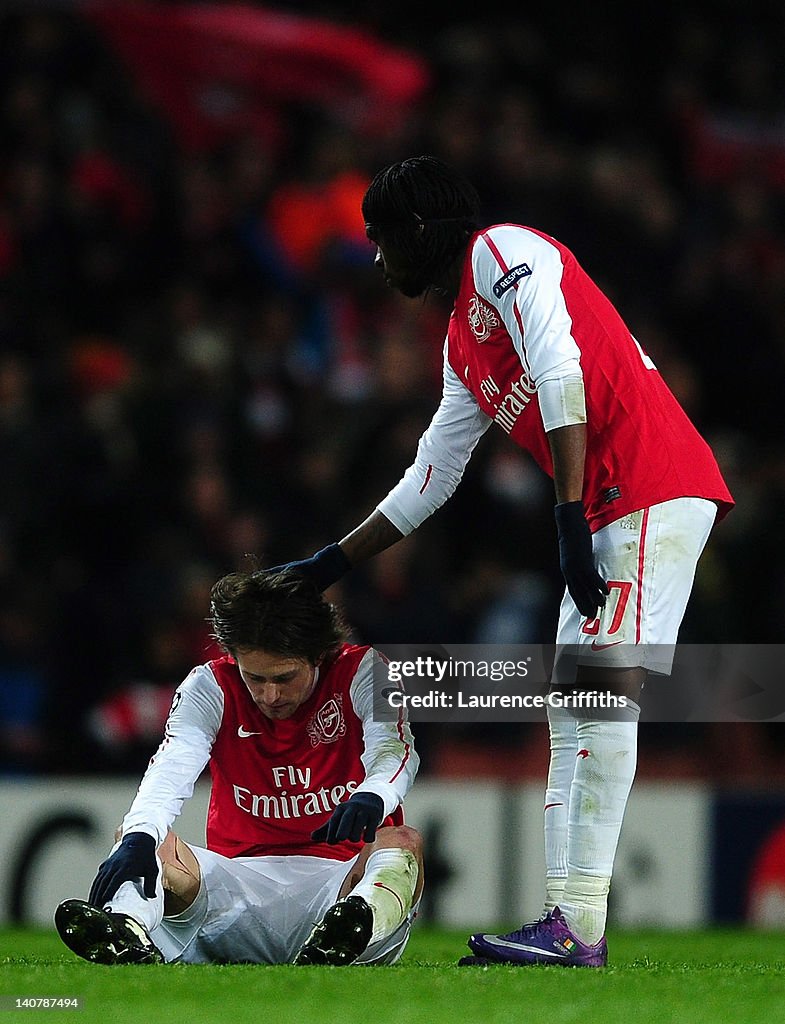 Arsenal FC v AC Milan - UEFA Champions League Round of 16