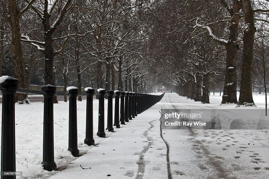 Snow at London