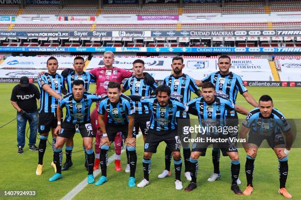 Players of Queretaro pose before the 2nd round match between Queretaro and Necaxa as part of the Torneo Apertura 2022 Liga MX at La Corregidora...