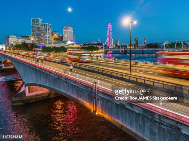 waterloo bridge, london  at night from a  drone perspective - roy james shakespeare stock pictures, royalty-free photos & images