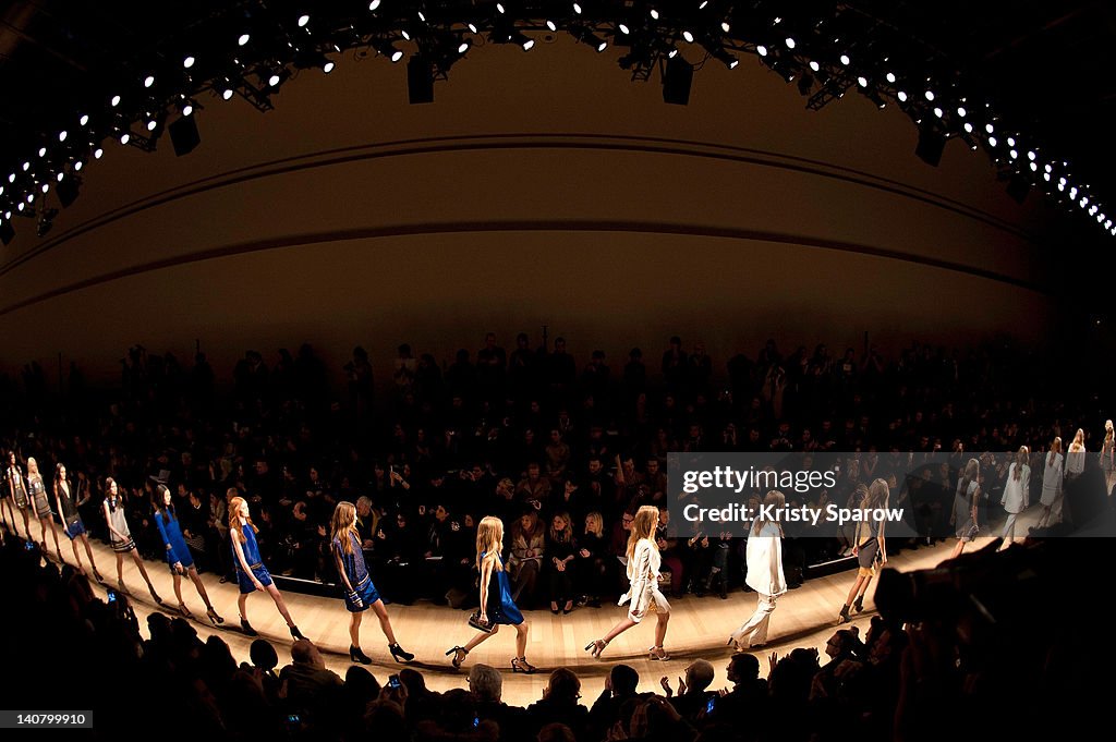 Models walk the runway during the Paco Rabanne Ready-To-Wear... News ...