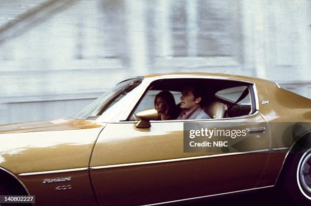 Backlash of the Hunter" Pilot -- Airdate -- Pictured: Lindsay Wagner as Sara Butler, James Garner as Jim Rockford -- Photo by: NBCU Photo Bank