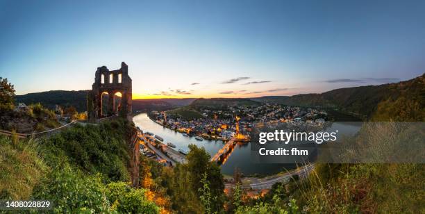 traben-trarbach panorama (rhineland-palatinate, germany) - fluss mosel stock-fotos und bilder