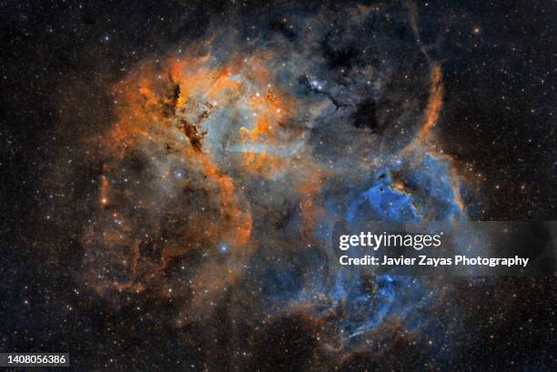 lion nebula (sh2-132) sho palette narrow band - copy space foto e immagini stock