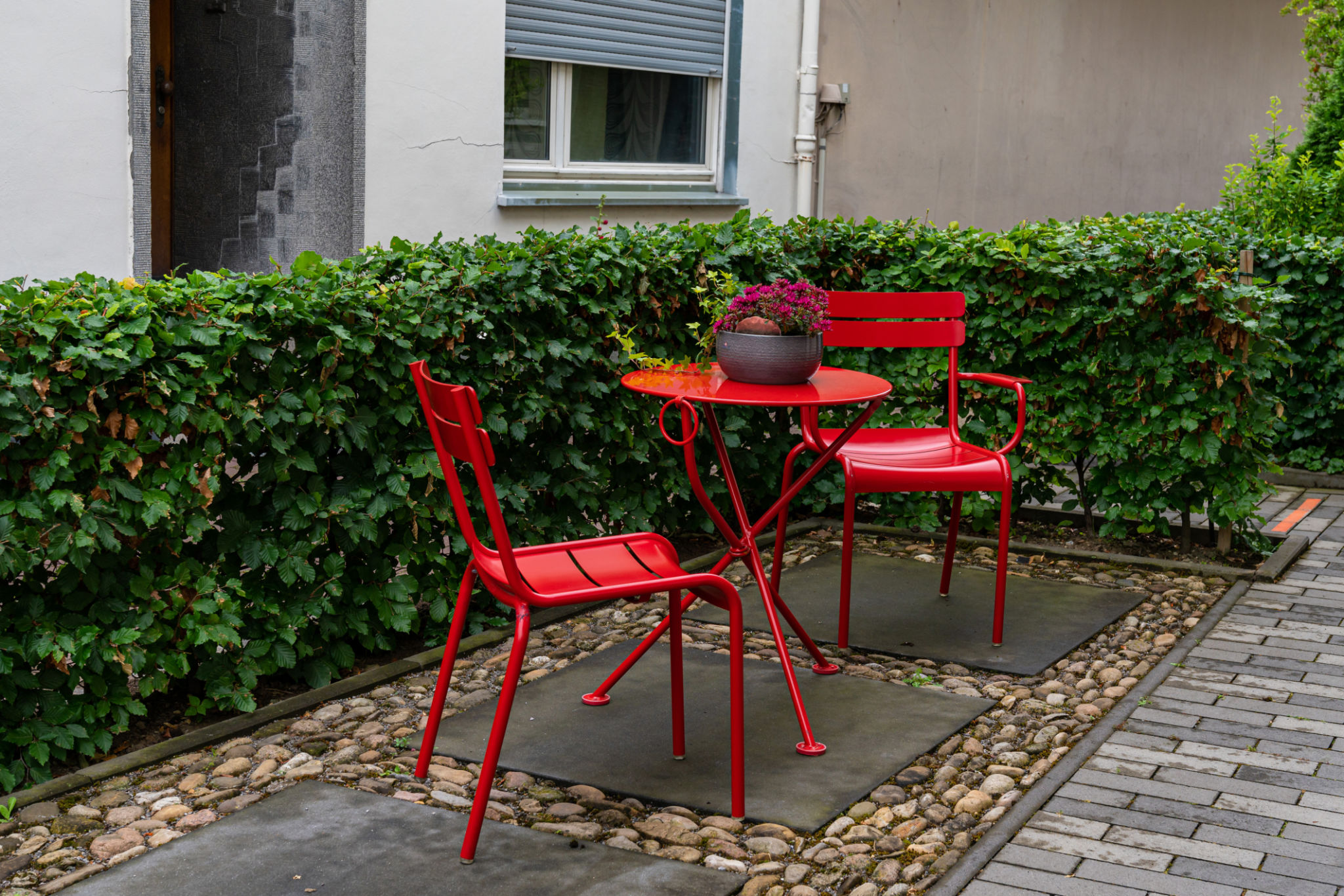 metal outdoor furniture