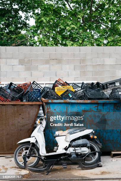 Smashed Plastic Food Containers Photos and Premium High Res Pictures ...