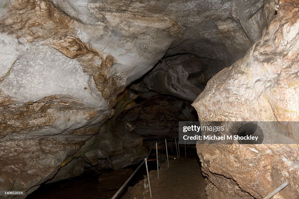Alabaster_Caverns