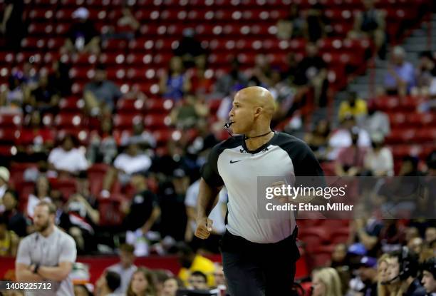 Sports analyst and former NBA player Richard Jefferson officiates the second quarter of a game between the New York Knicks and the Portland Trail...