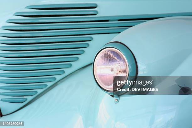 close up of vintage car headlight - old car bildbanksfoton och bilder