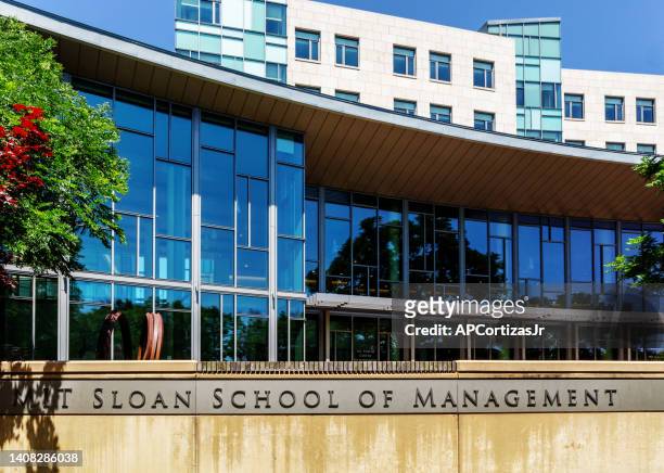 the porter center for management education building - mit sloan school of management - massachusetts institute of technology - cambridge massaschusetts - cambridge massachusetts stock pictures, royalty-free photos & images