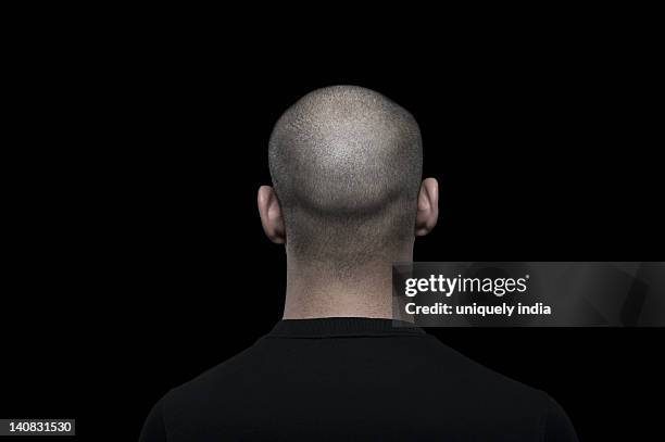 rear view of a man - shaved-buzz-cut-back-of-head photos et images de collection