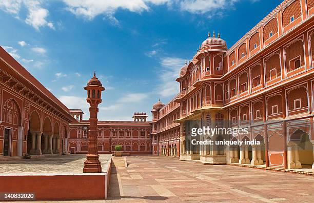 courtyard of a palace, city palace, jaipur, rajasthan, india - ジャイプール宮殿 ストックフォトと画像