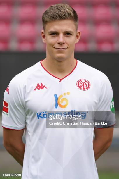 Finn Dahmen of 1. FSV Mainz 05 poses during the team presentation at MEWA Arena on July 11, 2022 in Mainz, Germany.