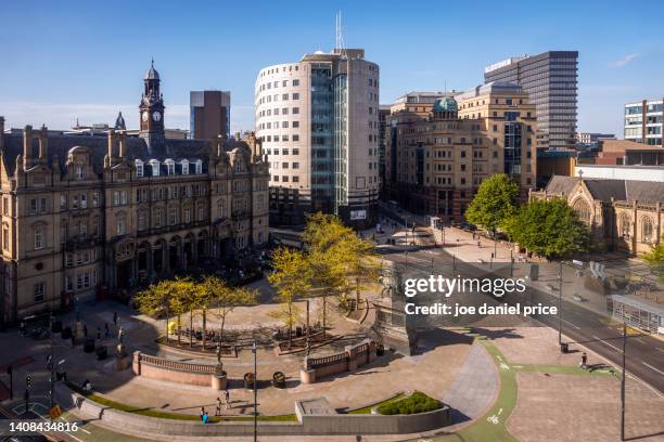 daytime, city square, leeds, england - leeds skyline stock pictures, royalty-free photos & images