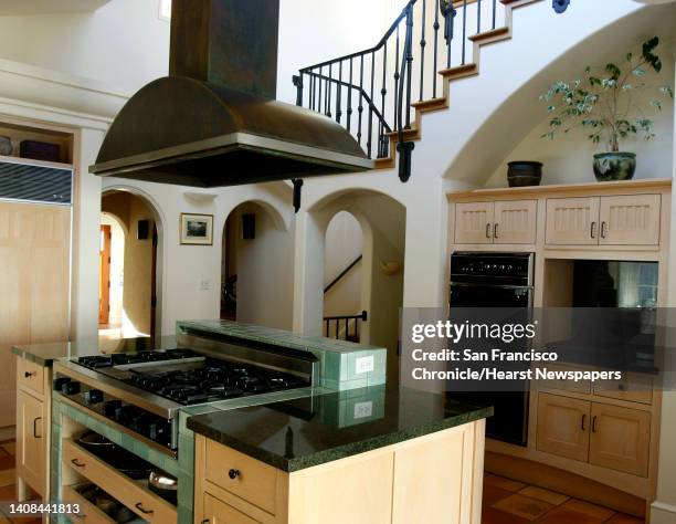 Eric Rakowski 15 Kitchen Redesign Stock Photos, High-Res Pictures, and Images - Getty ...
