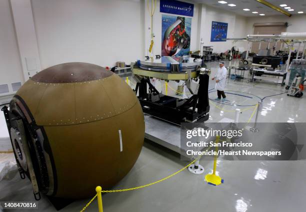 Laser Turret Photos and Premium High Res Pictures - Getty Images