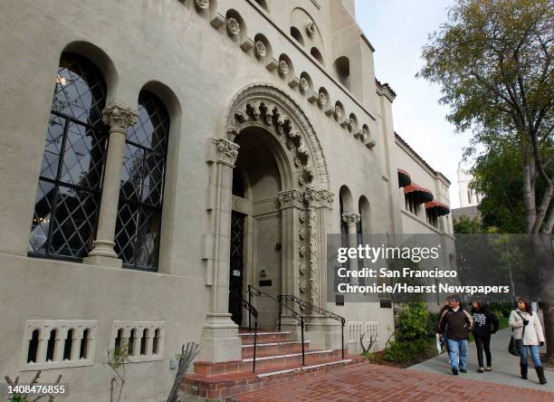 99 Julia Chinn Photos & High Res Pictures - Getty Images