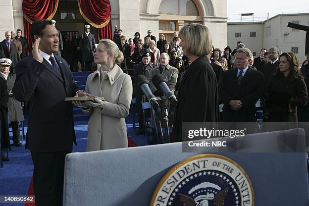 Tomorrow" Episode 22 -- Aired 5/14/06 -- Pictured: Jimmy Smits as President Matthew Santos, Teri Polo as Helen Santos, Ann Ryerson as Chief Justice,...