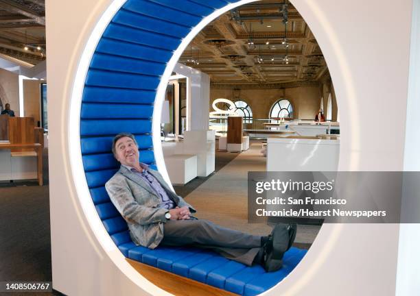 144 Att Flagship Store Photos & High Res Pictures - Getty Images