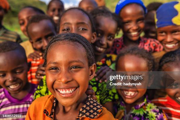 eine gruppe von glückliche kinder in afrika, naher osten und afrika - ethiopia fotos stock-fotos und bilder