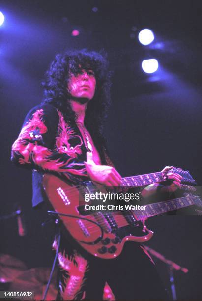 Led Zeppelin 1975 Jimmy Page