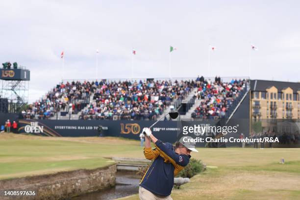 Cameron Smith of Australia tees off on the 2nd hole during Day One of The 150th Open at St Andrews Old Course on July 14, 2022 in St Andrews,...