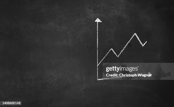 kreide tafel - diagramm - gessetto da lavagna foto e immagini stock